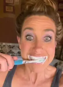 Brushing your teeth with toothpaste will not interfere with fasting weight loss!